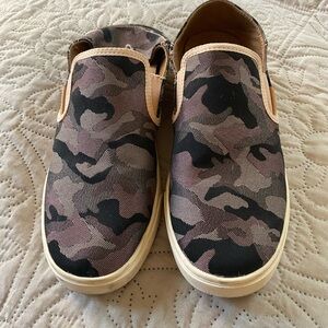 Olukai Pehuea Pa'i Womens Soft Pink/Ke Au Camo Slip-on Shoe Loafer